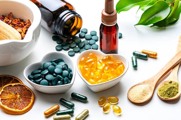 10 Popular Herbal Ingredients That Are Used in Supplements