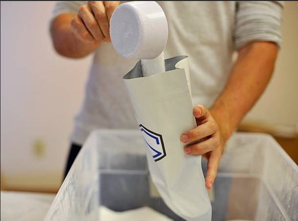 How to Choose Packaging for Moisture-Sensitive Bulk Wellness Ingredients